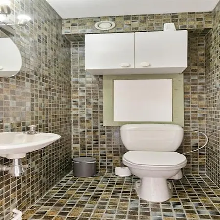 Flat In With Ocean Views