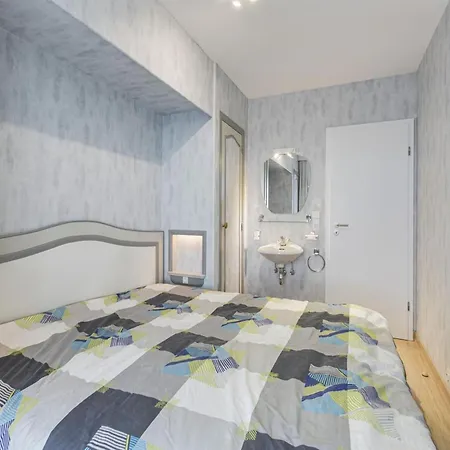 Flat In With Ocean Views