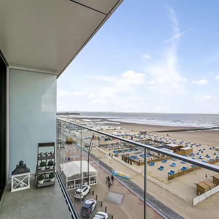 Flat In With Ocean Views شقة