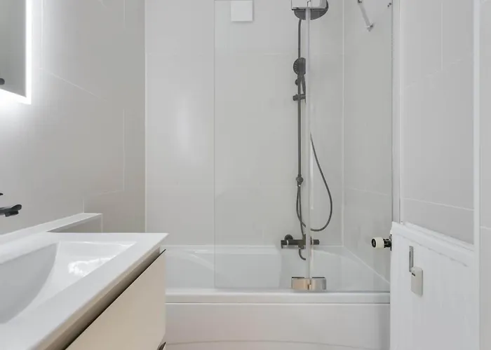 Flat In With Ocean Views 아파트 *