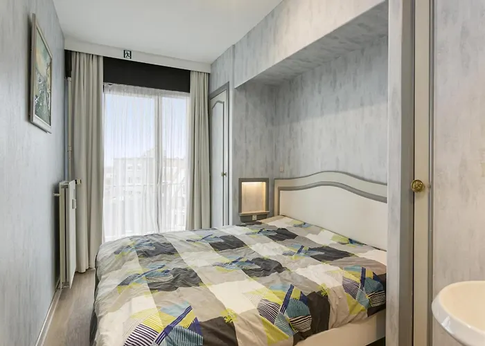 Flat In With Ocean Views *